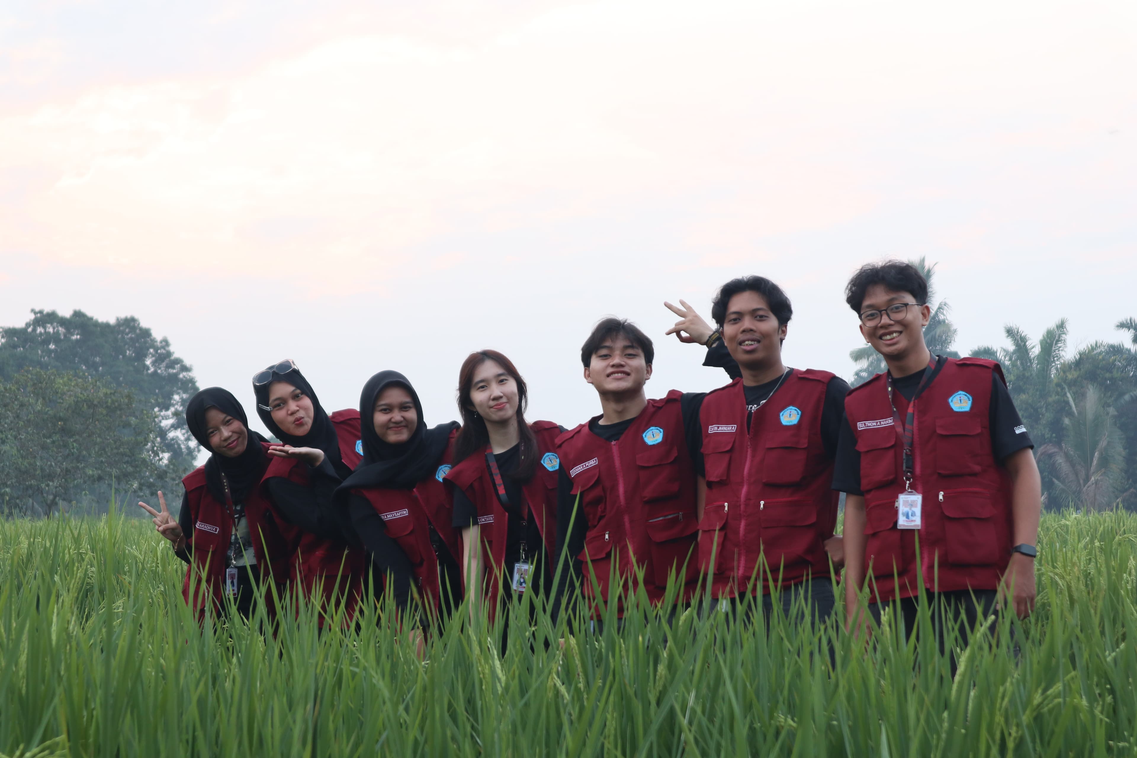 Kebersamaan Tim KKN Tematik Literasi Universitas Lampung di Desa Margomulyo